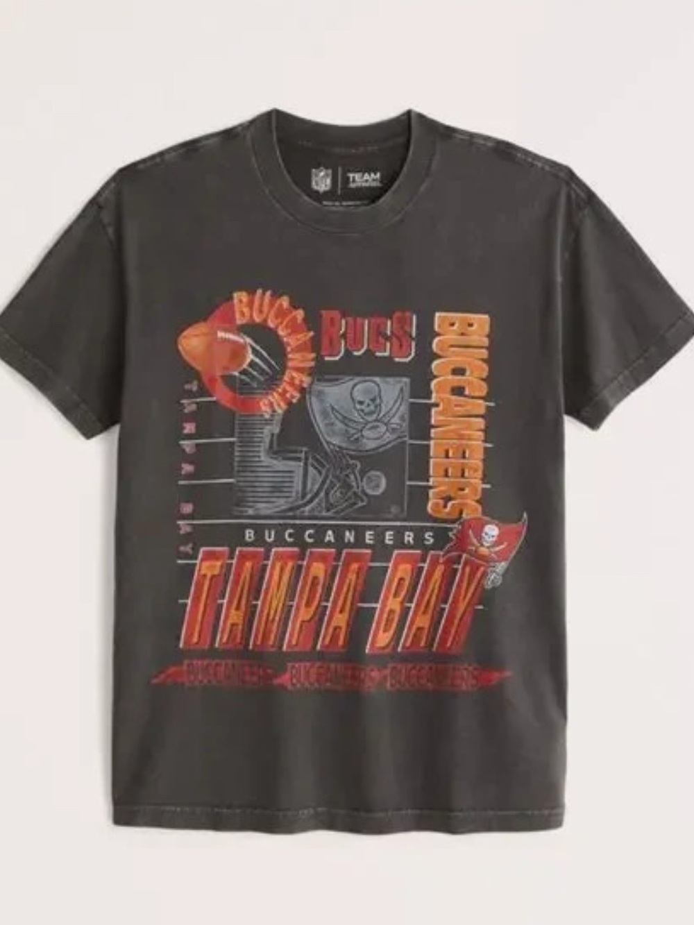 ABERCROMBIE FITCH T Shirt XS TAMPA BAY BUCCANEERS NFL Soft Tee Vintage Wash NWT